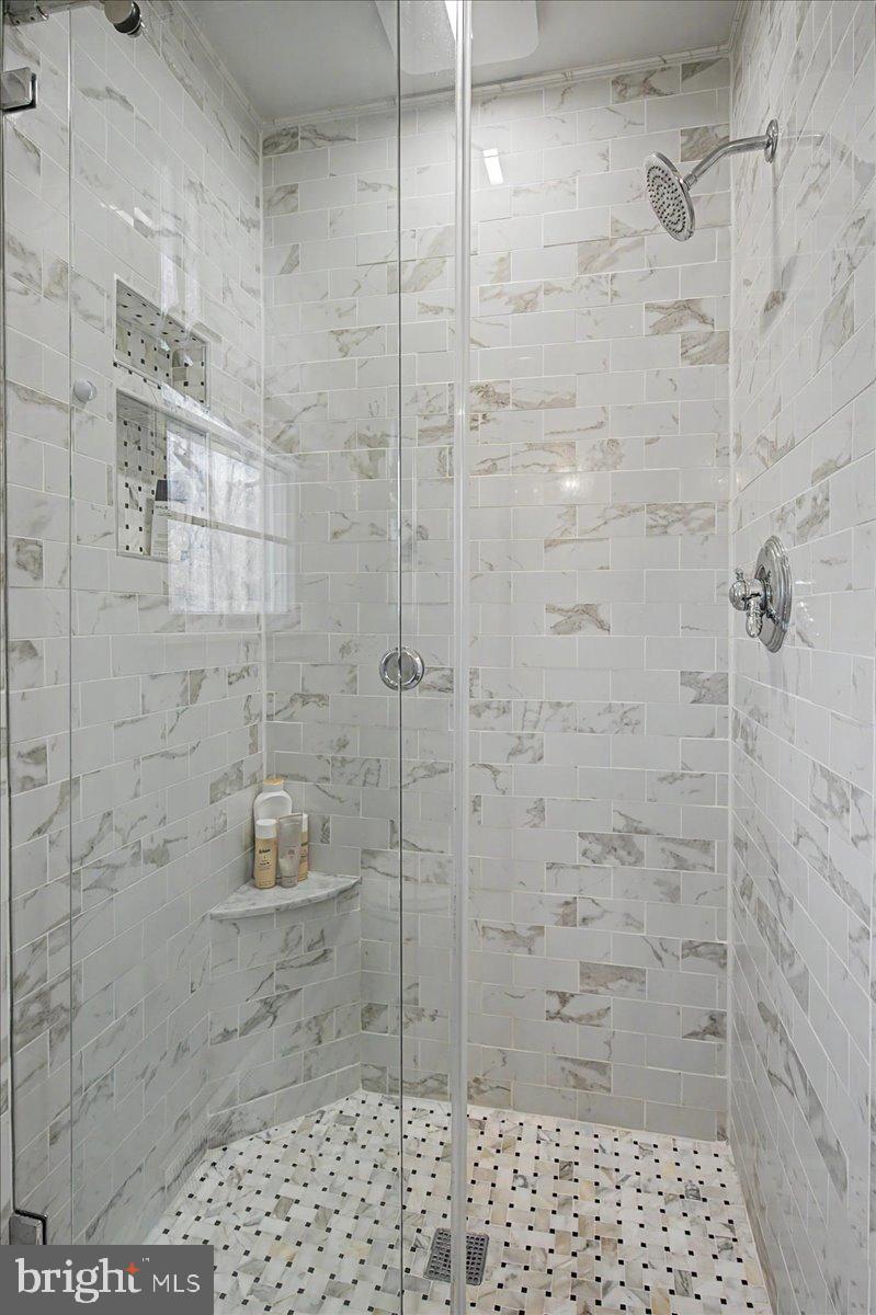 6 Briar Road Wilmington, DE 19803 - Photo 18 of 29 Lovely tile and glass shower