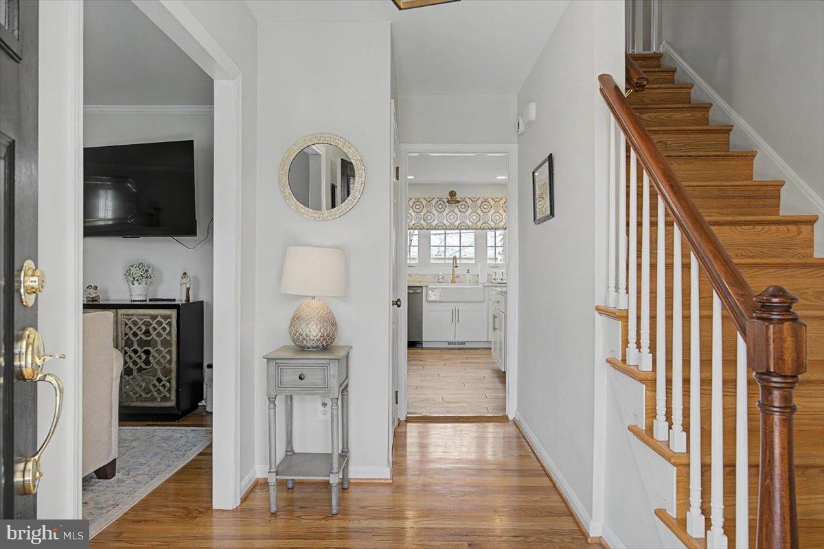 6 Briar Road Wilmington, DE 19803 - Photo 2 of 29 Hardwood foyer and staircase