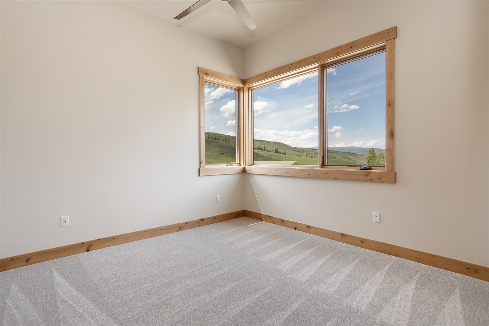 182 Vendette Road Silverthorne, CO 80498 - Photo 13 of 36 Main level guest bedroom