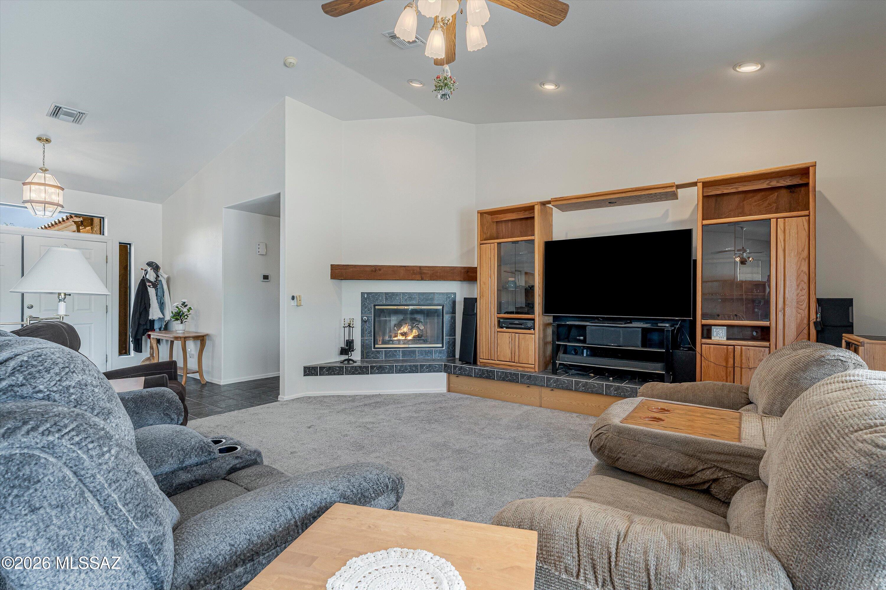 4940 North Castle Ridge Road Tucson, AZ 85749 - Photo 7 of 43 09-Living Room