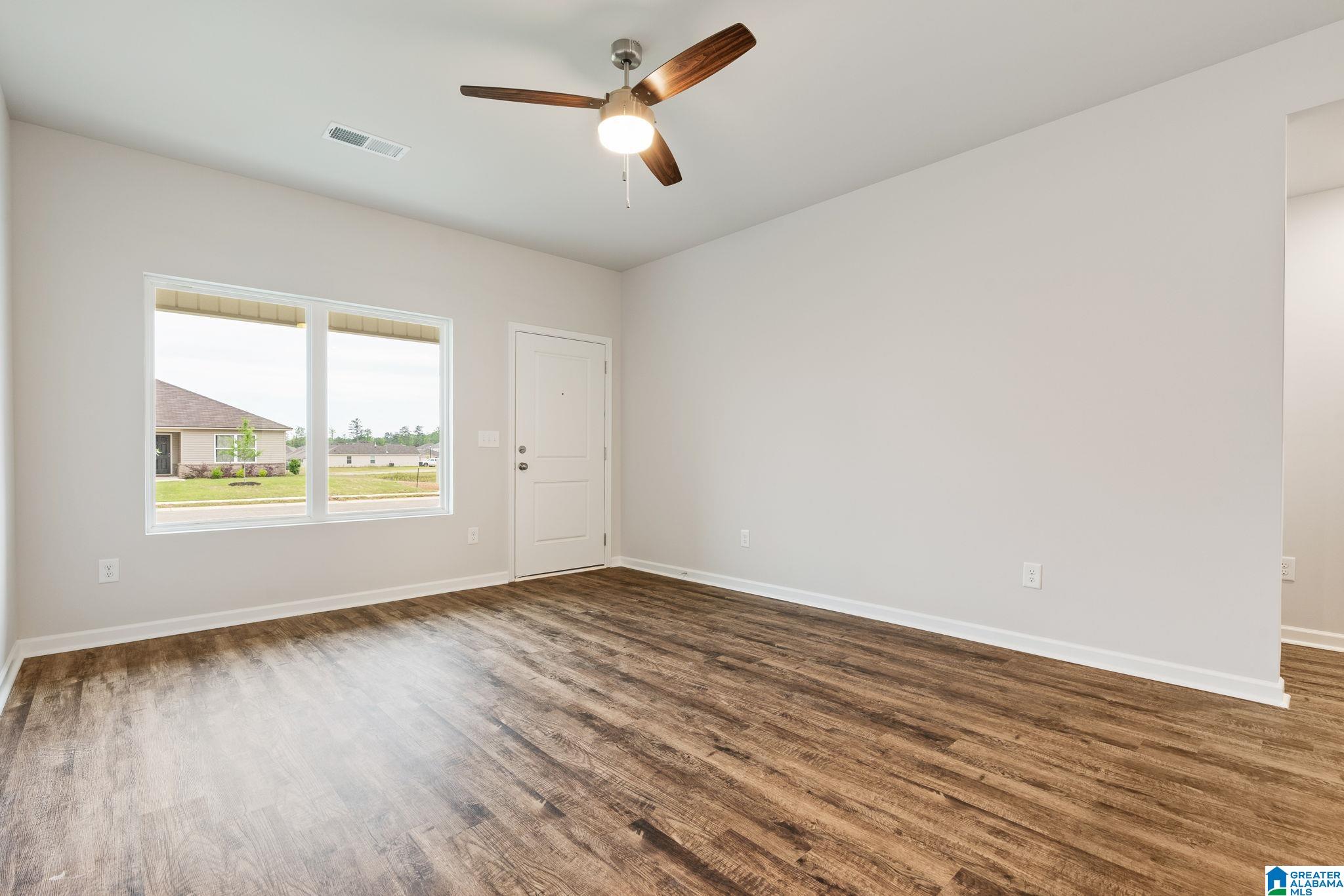 140 Coleman Way Calera, AL 35040 - Photo 3 of 14