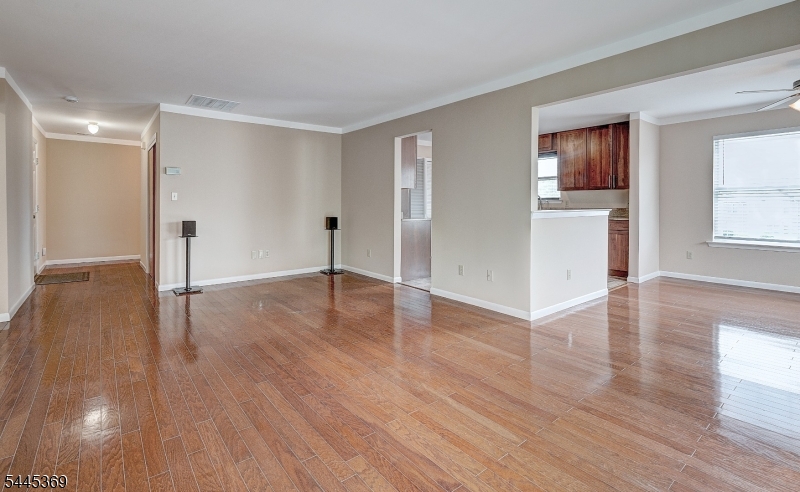 32 Rebecca Road East Hanover, NJ 07936 - Photo 2 of 35