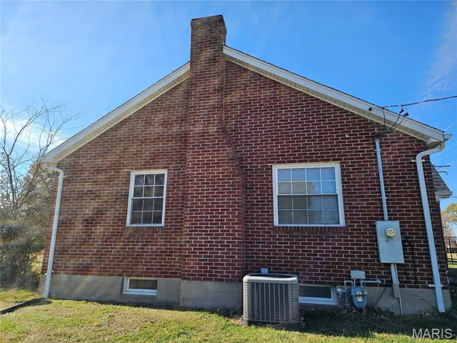 $162,000 | 1300 Tower Street, Evansville, IL 62242