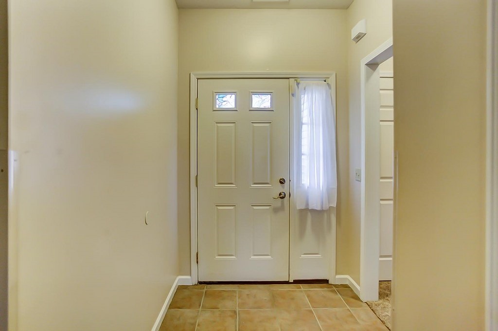 227 Riley Place Fort Wayne, IN 46825 - Photo 3 of 24 Gallery Image 3
