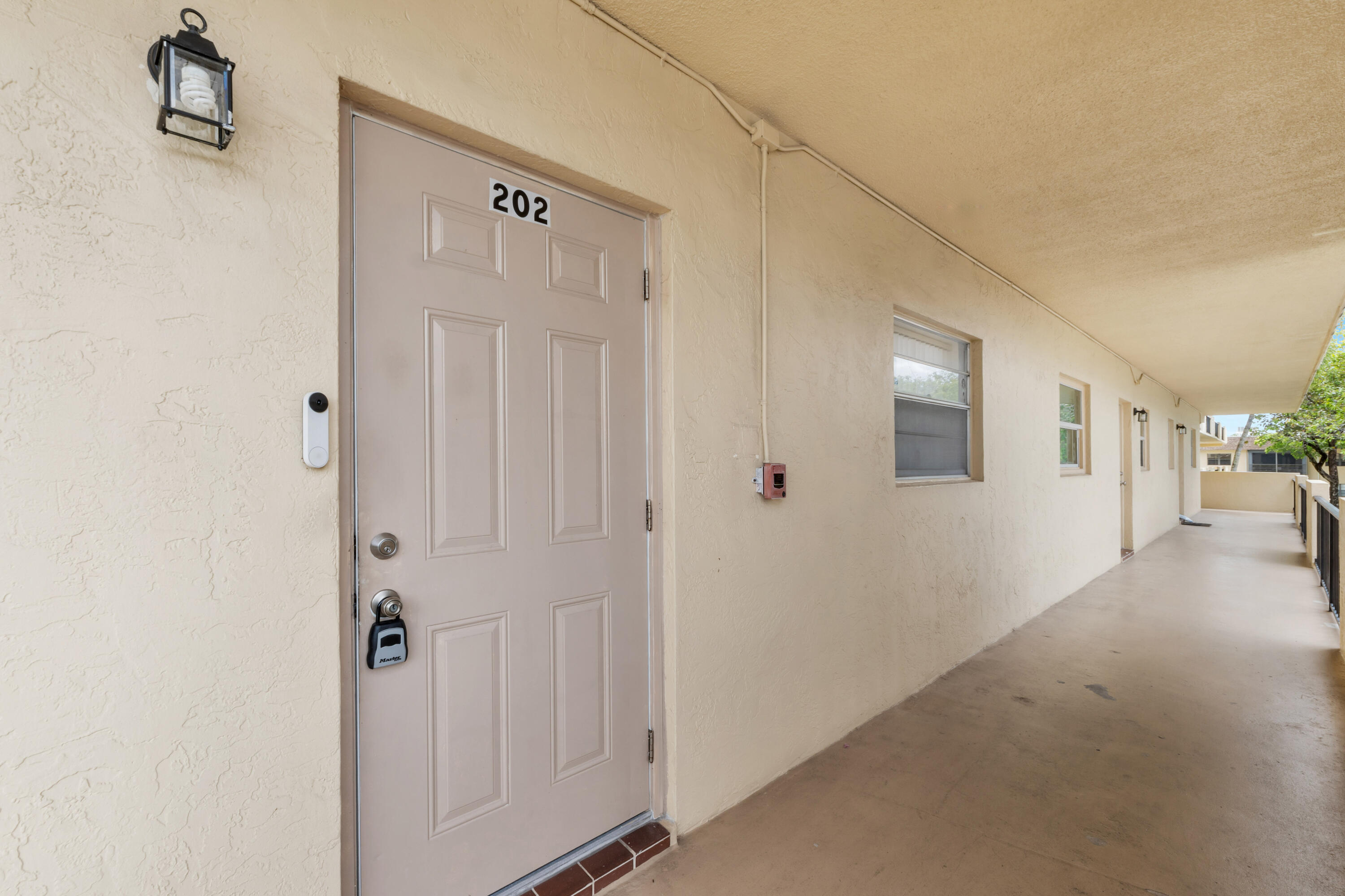 301 Cambridge Road, Unit 202 Hollywood, FL 33024 - Photo 24 of 38 Entrance