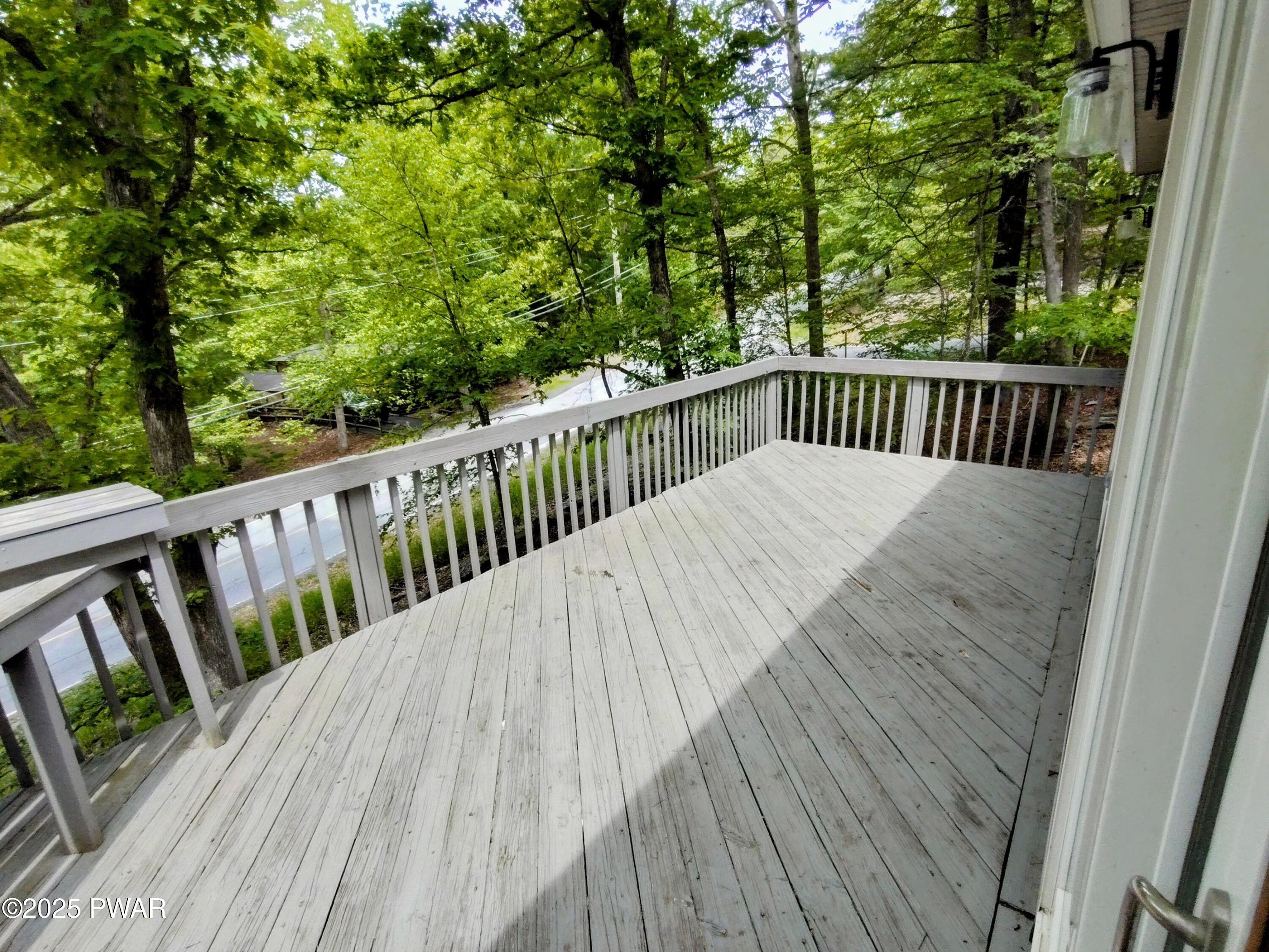 104 Radcliff Road Bushkill, PA 18324 - Photo 3 of 32 88de2ecb-3e97-4027-8f20-f665ea6eb5f0~1