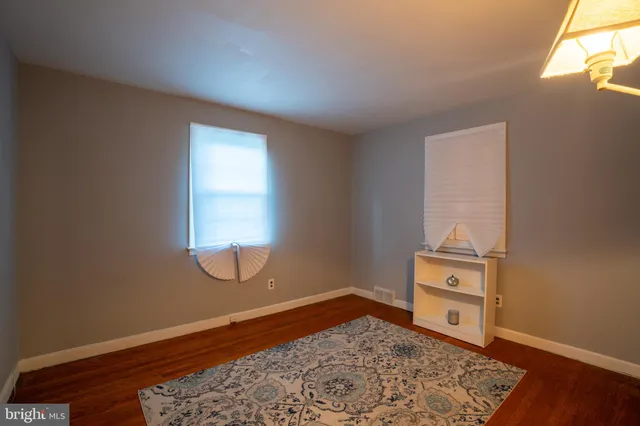 an empty room with window