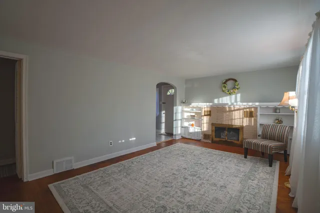 a view of livingroom with furniture and window