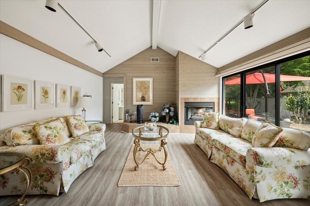 39 Brassie Way Mashpee, MA 02649 - Photo 15 of 40