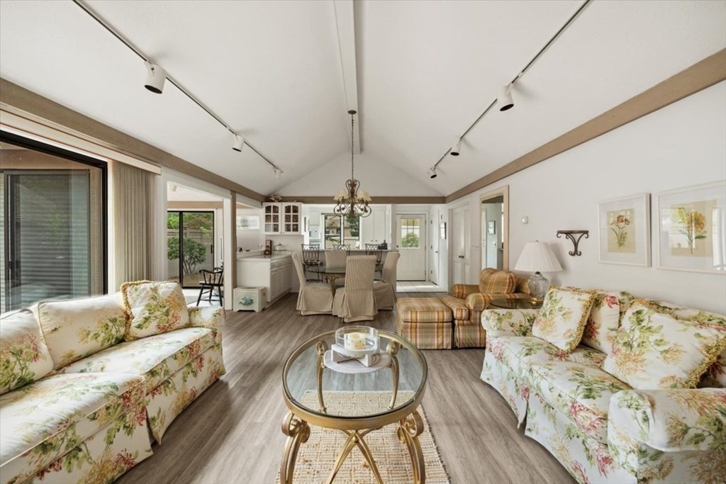 39 Brassie Way Mashpee, MA 02649 - Photo 17 of 40