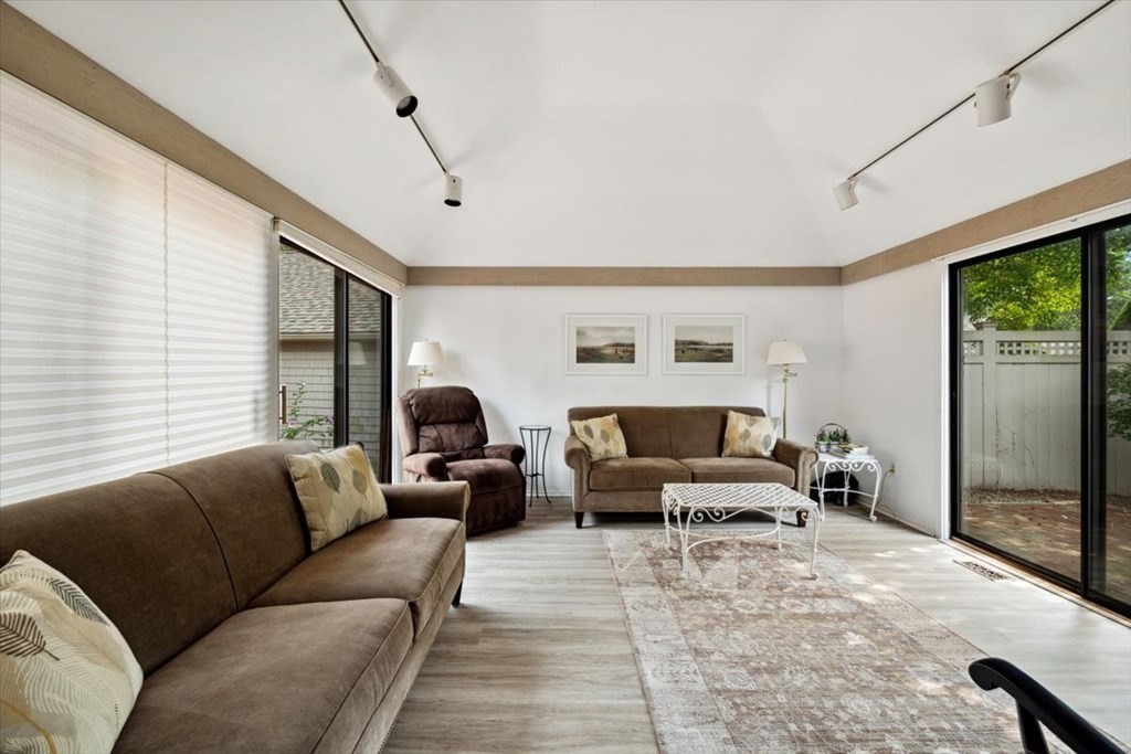 39 Brassie Way Mashpee, MA 02649 - Photo 23 of 40