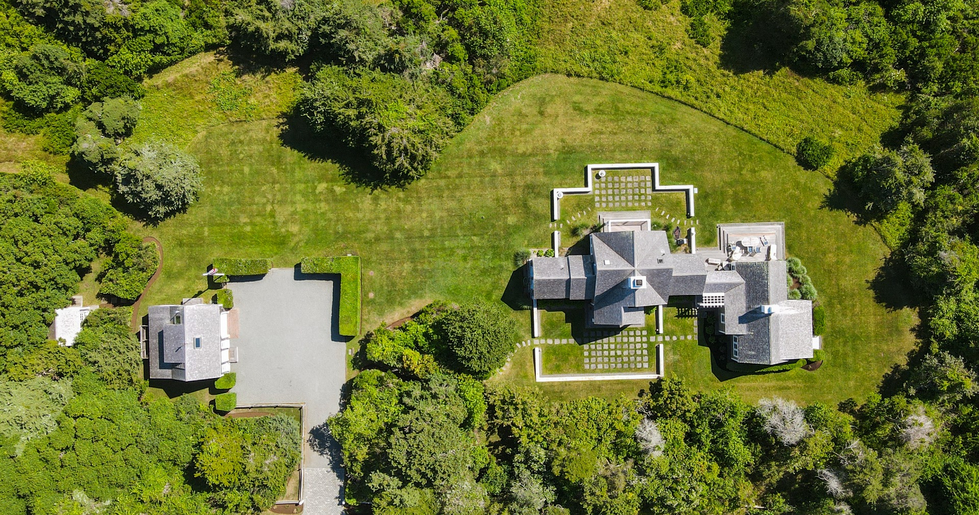 68 Shawkemo Road Nantucket, MA 02554 - Photo 4 of 46 Gallery Image 4