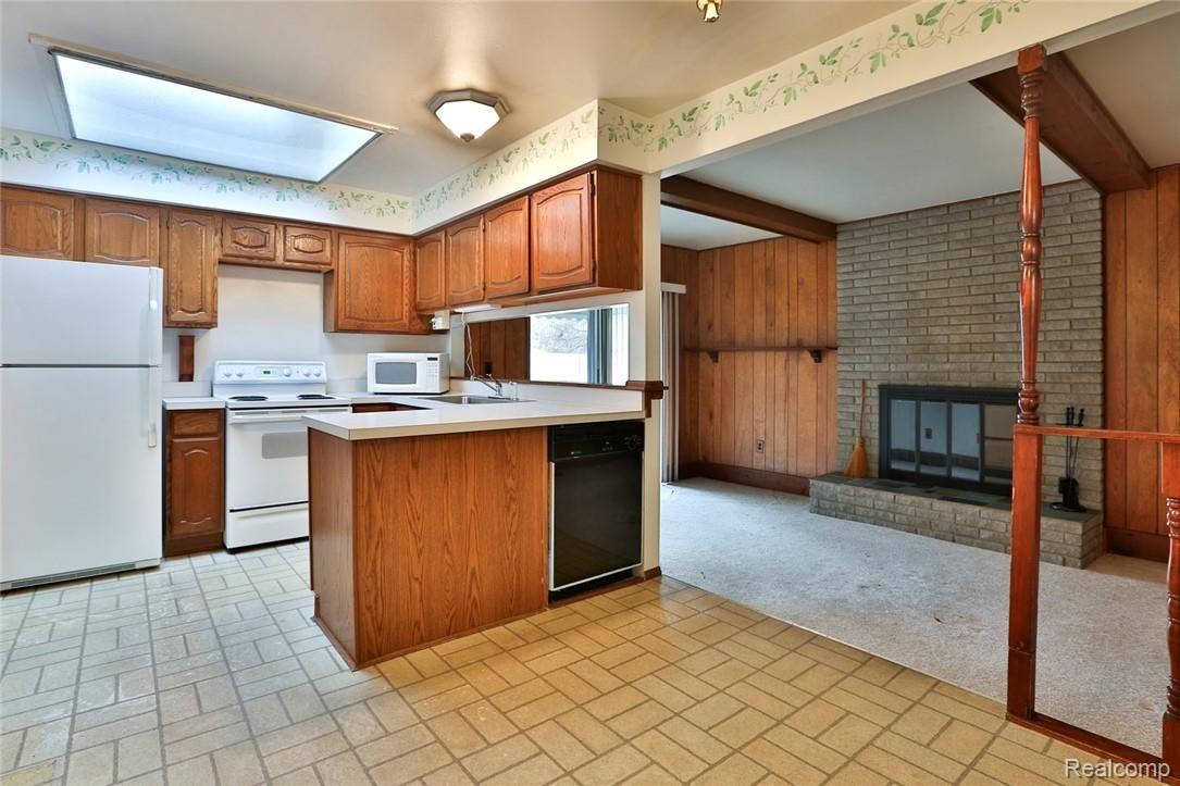 18820 Goddard Road Allen Park, MI 48101 - Photo 14 of 20 2B8A0355.jpg