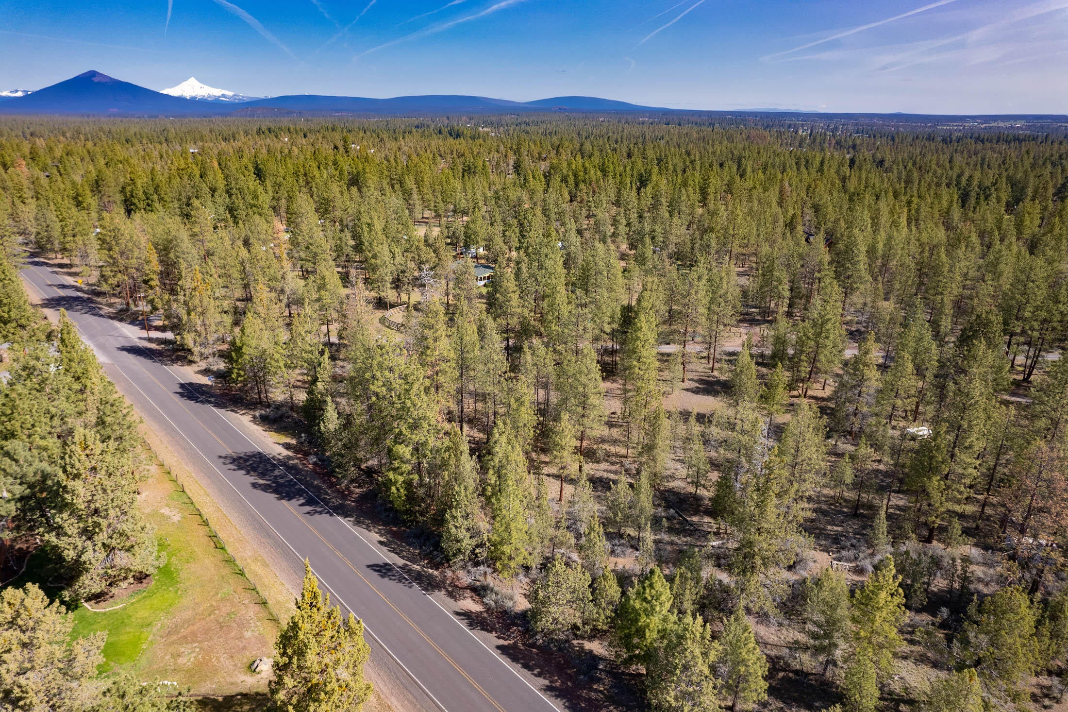 67296 Harrington Loop Road Bend, OR 97703 - Photo 36 of 54 67296 Harrington Loop aerial b_0118 copy