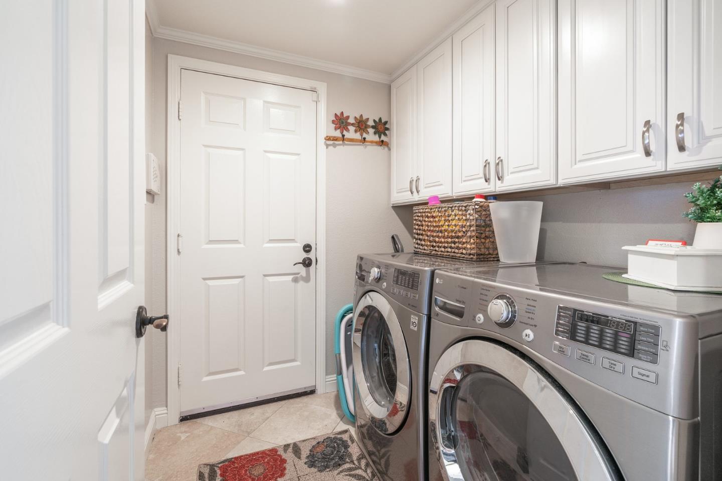 42 Seneca Lane San Ramon, CA 94583 - Photo 19 of 40 a utility room with dryer and washer