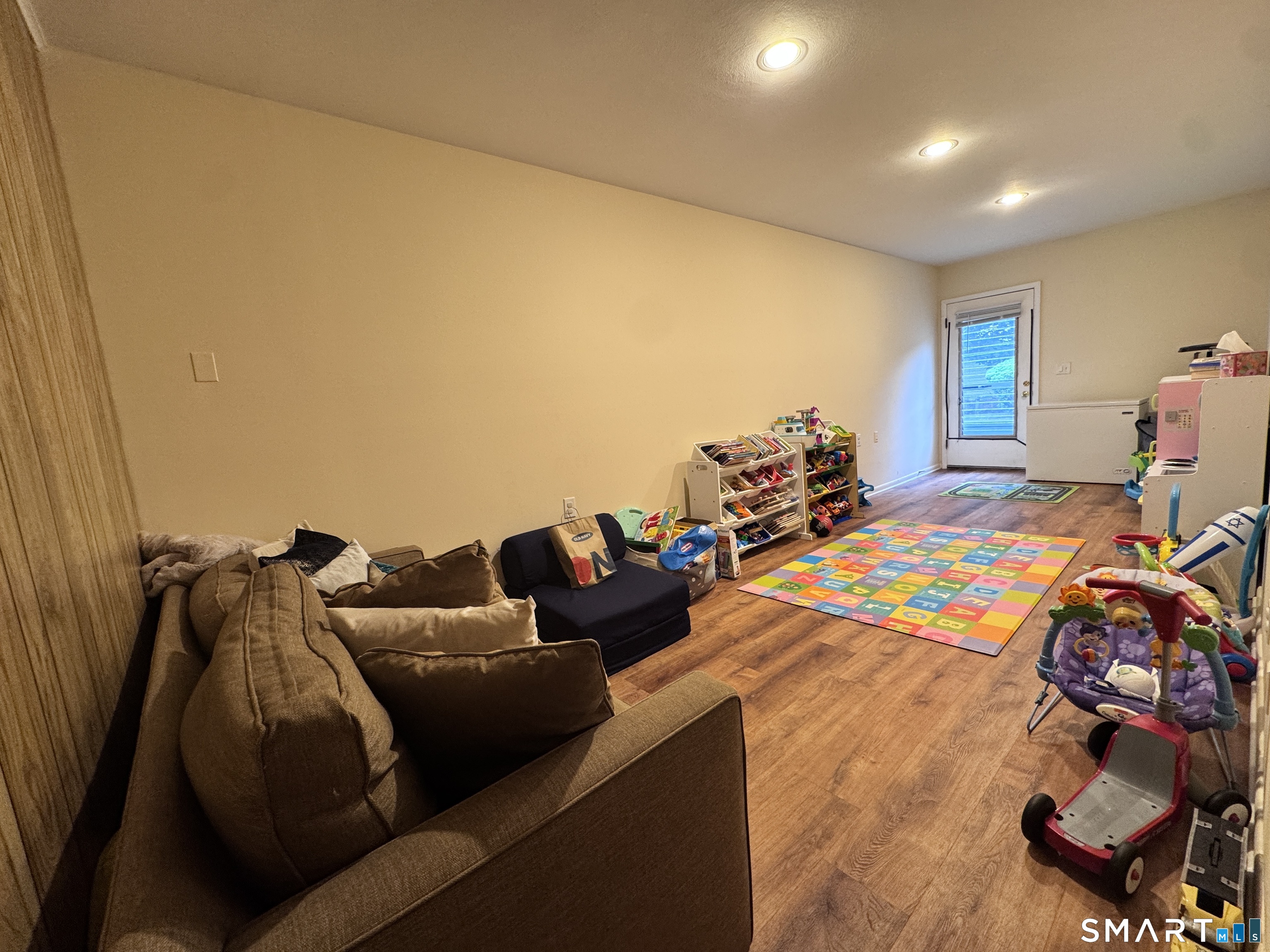 59 Rock Spring Road, Unit 28 Stamford, CT 06906 - Photo 33 of 37