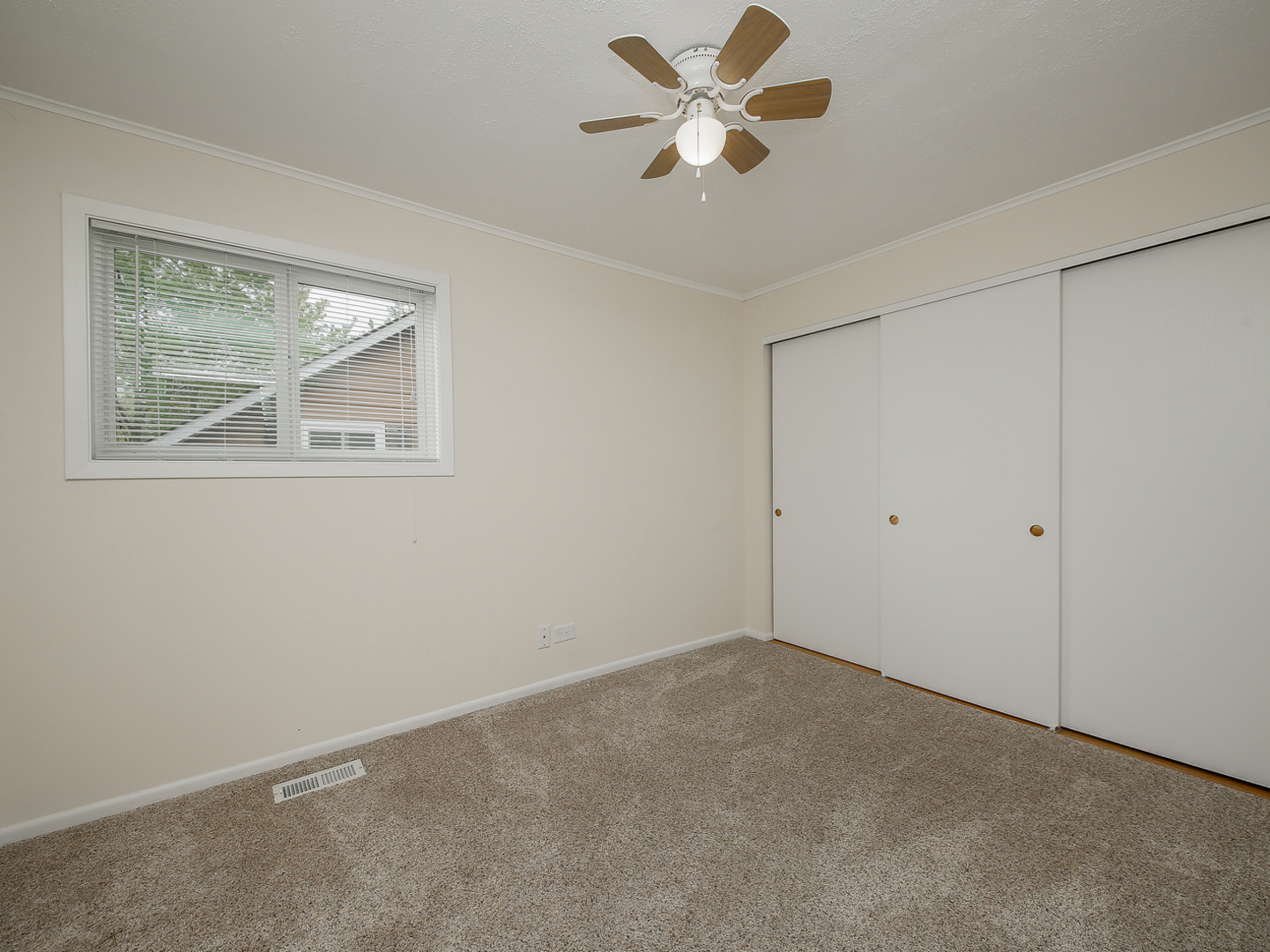 3320 Fox Hill Road Aurora, IL 60504 - Photo 8 of 10 a view of an empty room with a window