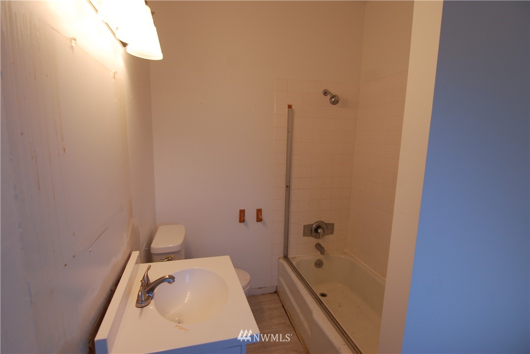 1323 Red Apple Road Wenatchee, WA 98801 - Photo 11 of 16 Gallery Image 11