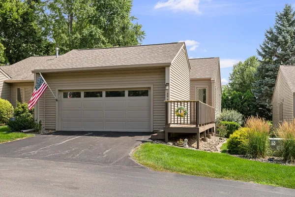 $230,000 | 494 44th Ave Court, Unit 25, East Moline, IL 61244