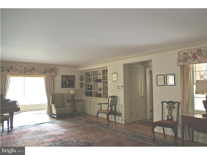 206 North Spring Valley Road Greenville, DE 19807 - Photo 3 of 25 Living Room