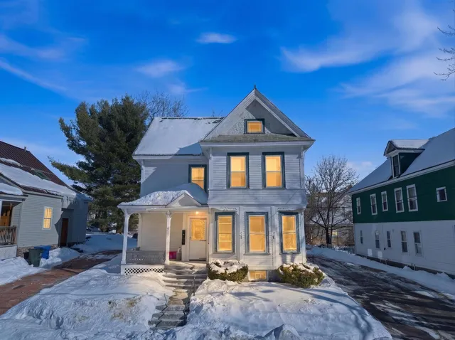 $549,900 | 253 Walnut Street, Manchester, NH 03104