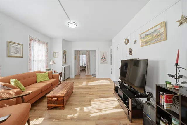 $549,900 | 253 Walnut Street, Manchester, NH 03104