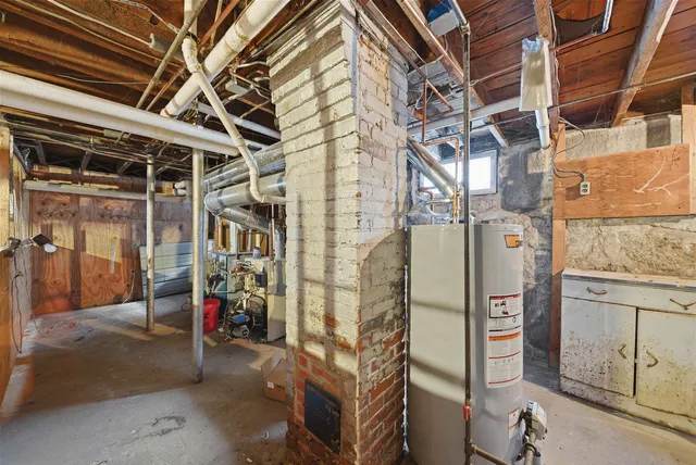 $549,900 | 253 Walnut Street, Manchester, NH 03104