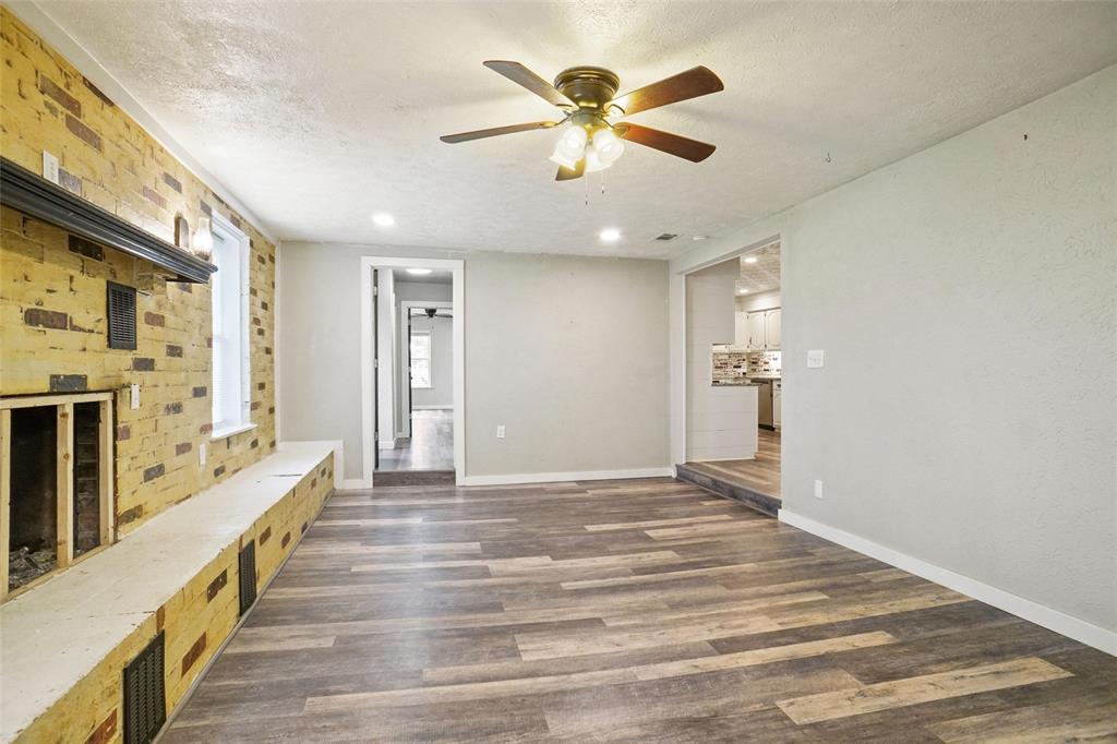 119 Olde Towne Road Paradise, TX 76073 - Photo 4 of 18