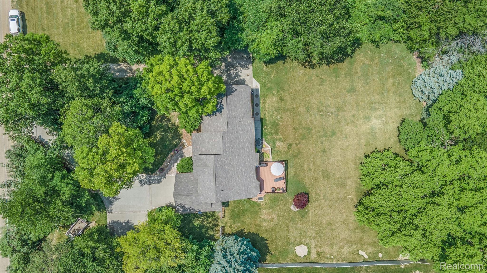 699 East Davis Road Howell, MI 48843 - Photo 39 of 42 DJI_0148.jpg