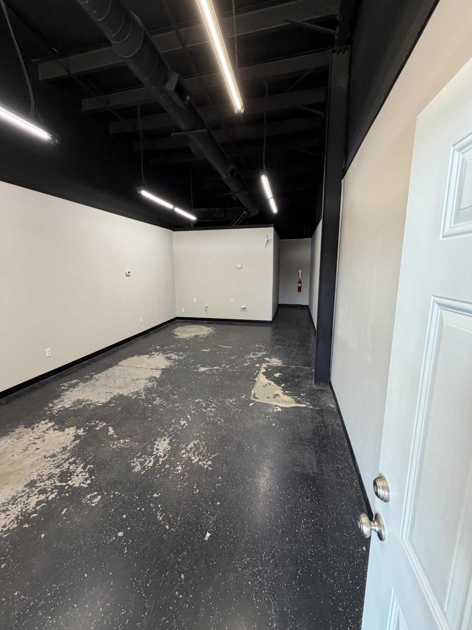 124 Relco Drive Manchester, TN 37355 - Photo 6 of 15 a view of a garage