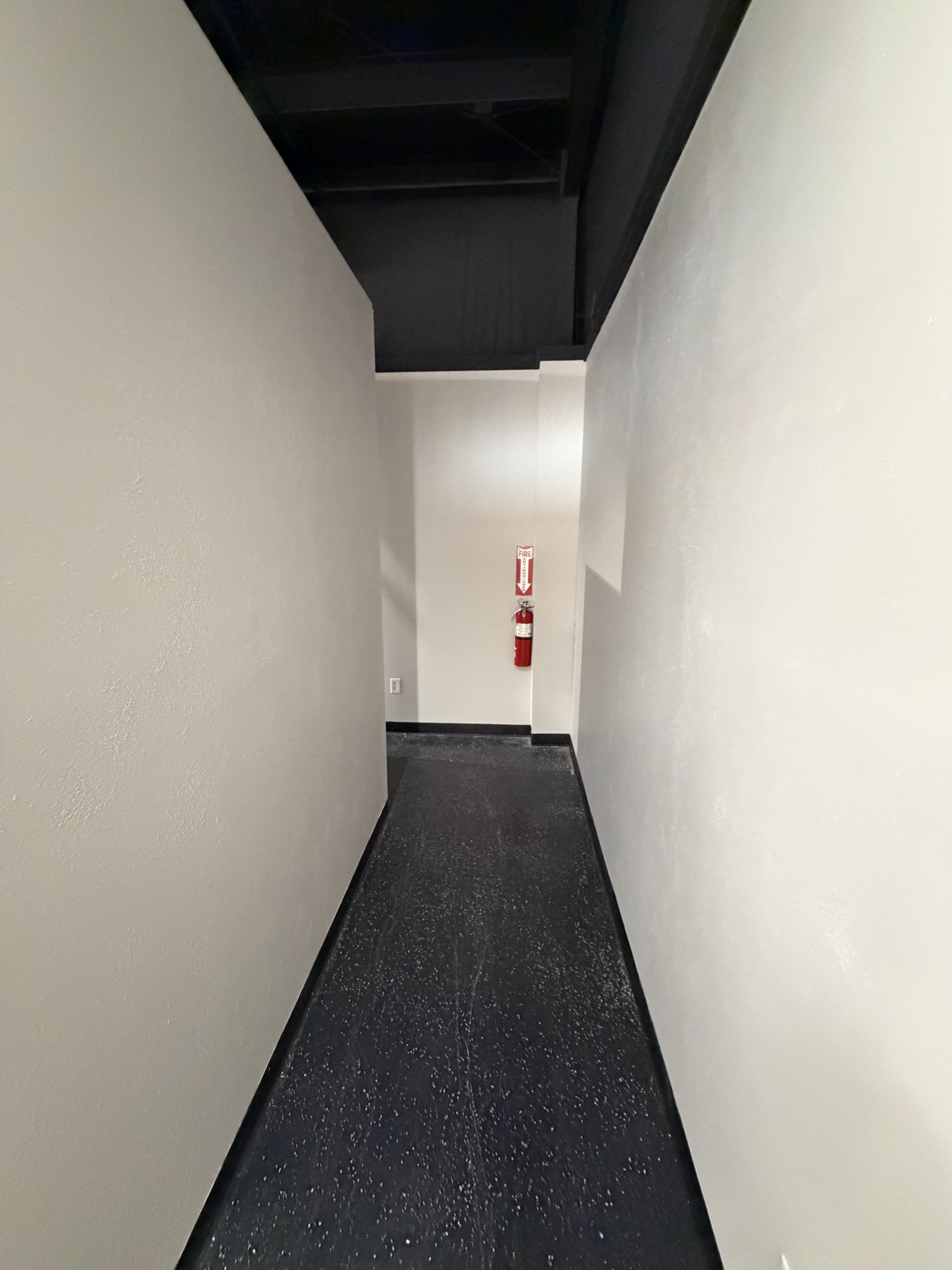 124 Relco Drive Manchester, TN 37355 - Photo 10 of 15 a view of a hallway