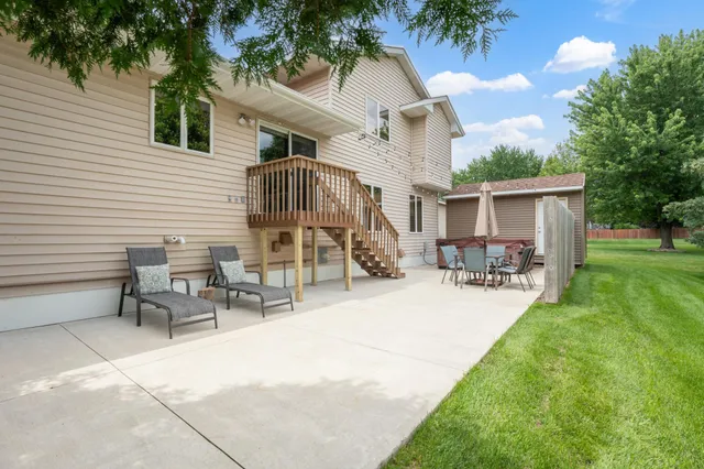 $469,900 | 707 26th Street Southwest, Austin, MN 55912