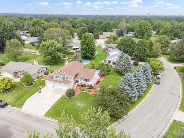 $469,900 | 707 26th Street Southwest, Austin, MN 55912