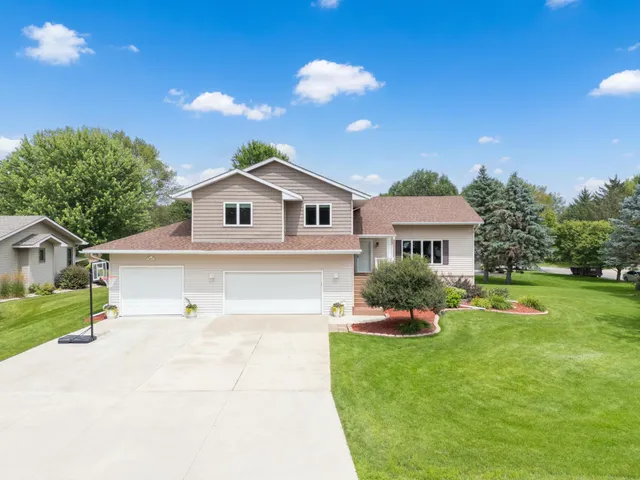 $469,900 | 707 26th Street Southwest, Austin, MN 55912