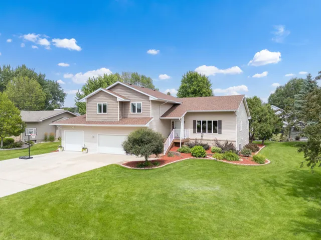 $469,900 | 707 26th Street Southwest, Austin, MN 55912