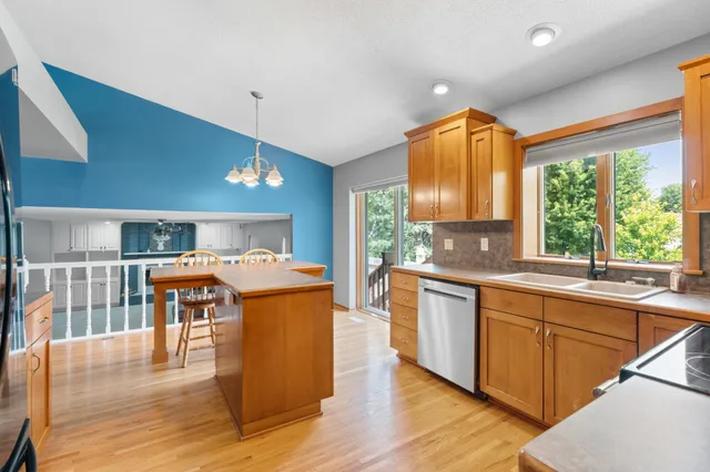 $469,900 | 707 26th Street Southwest, Austin, MN 55912