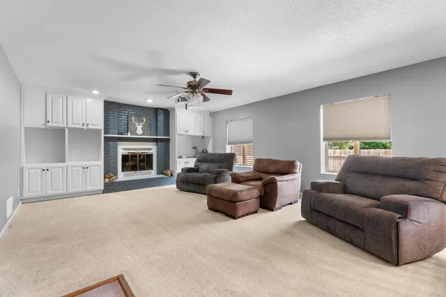 $469,900 | 707 26th Street Southwest, Austin, MN 55912