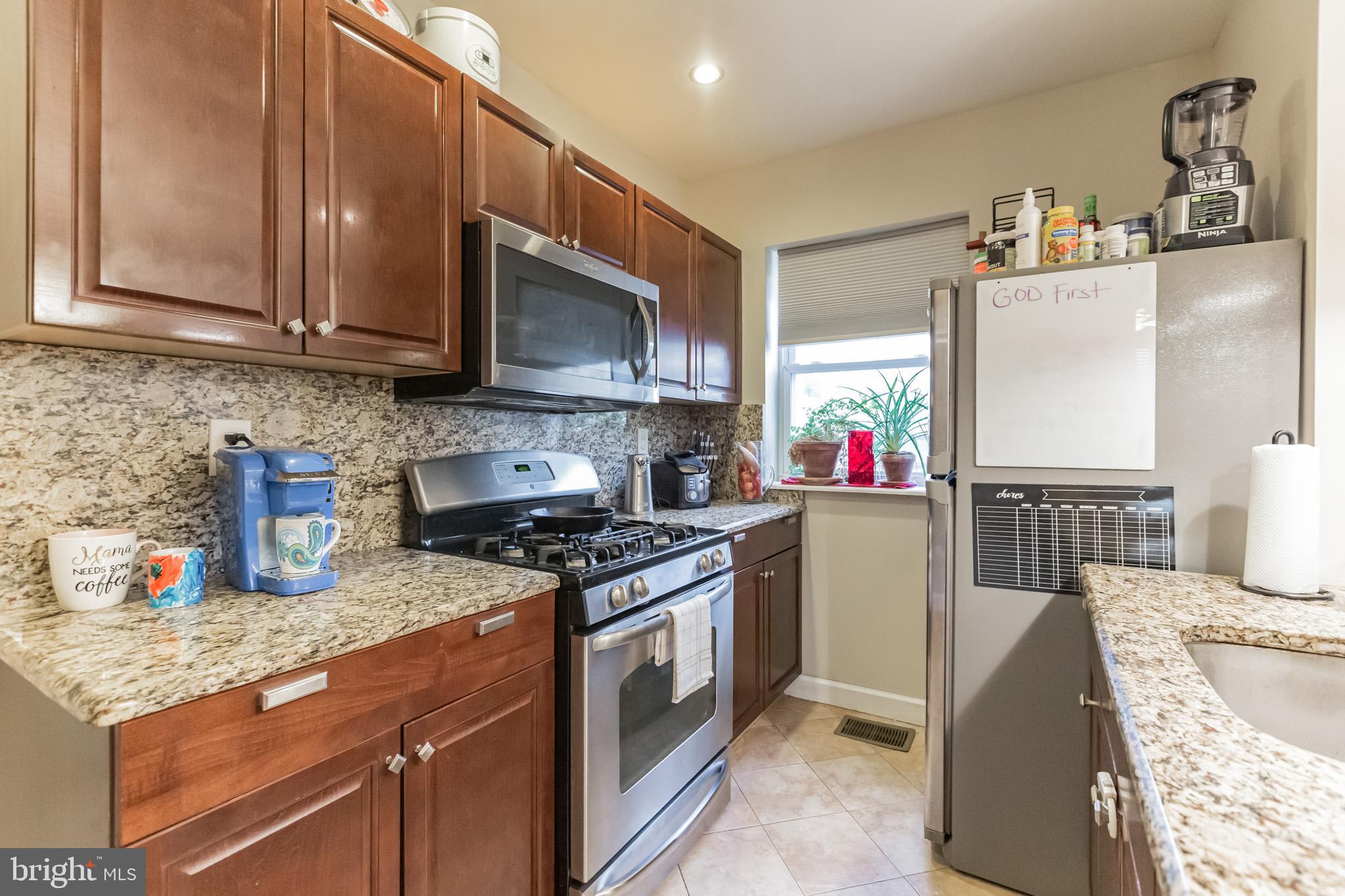 925 Atwood Road Philadelphia, PA 19151 - Photo 13 of 24 Kitchen