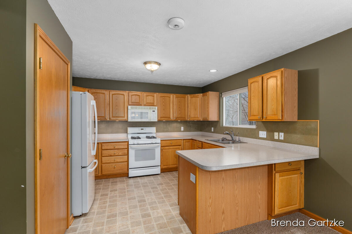 1030 Rector Street Northeast Sparta, MI 49345 - Photo 12 of 58 IMG_1010