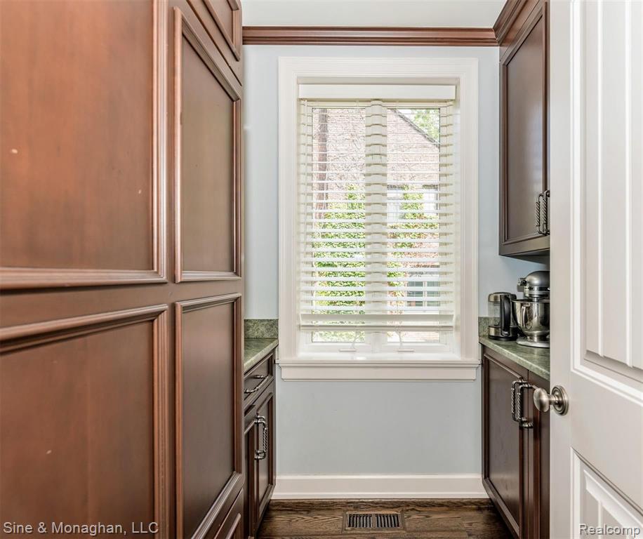 1040 Devonshire Road Grosse Pointe Park, MI 48230 - Photo 36 of 95