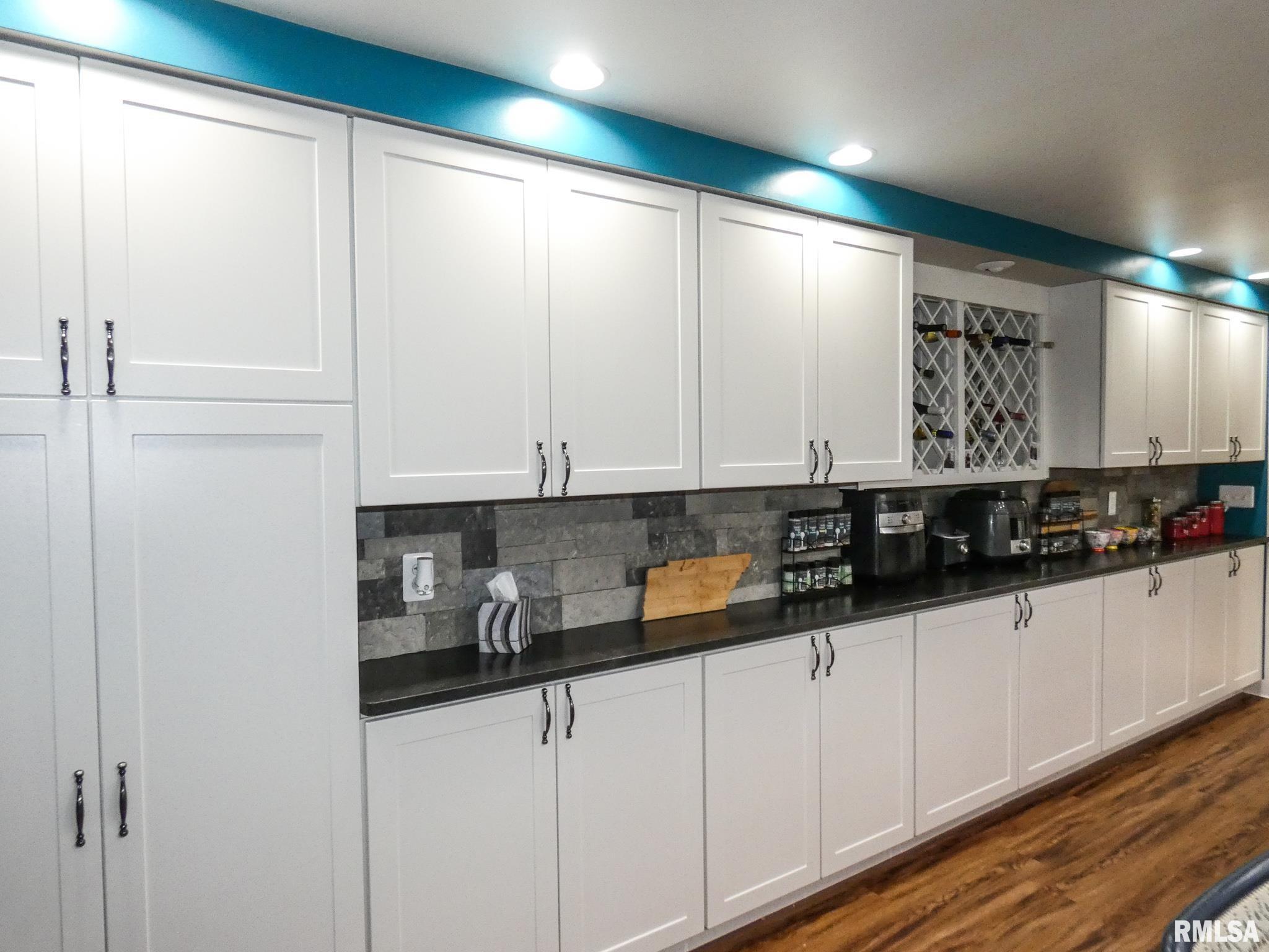 363 East High Point Road Peoria, IL 61614 - Photo 15 of 39 Gallery Image 15