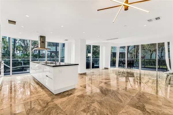 $1,350,000 | 2950 Northeast 188th Street, Unit 150, Aventura, FL 33180