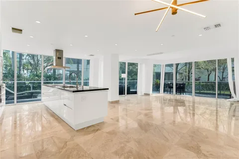 $1,350,000 | 2950 Northeast 188th Street, Unit 150, Aventura, FL 33180