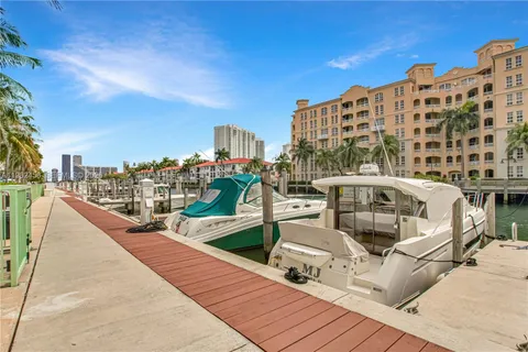 $1,295,000 | 2950 Northeast 188th Street, Unit 150, Aventura, FL 33180