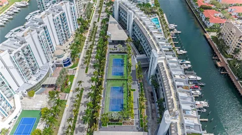 $1,350,000 | 2950 Northeast 188th Street, Unit 150, Aventura, FL 33180