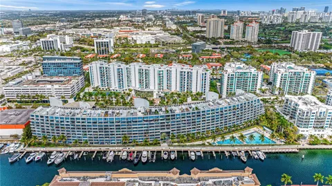 $1,295,000 | 2950 Northeast 188th Street, Unit 150, Aventura, FL 33180