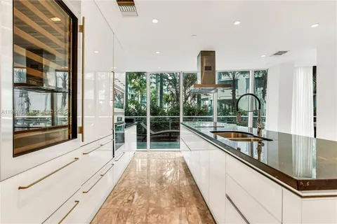 $1,295,000 | 2950 Northeast 188th Street, Unit 150, Aventura, FL 33180