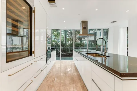 $1,350,000 | 2950 Northeast 188th Street, Unit 150, Aventura, FL 33180