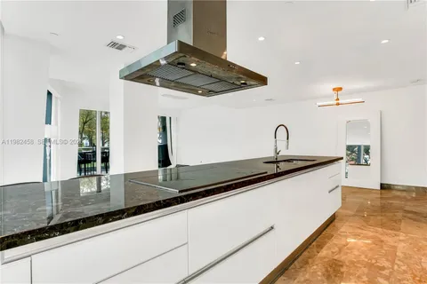 $1,295,000 | 2950 Northeast 188th Street, Unit 150, Aventura, FL 33180