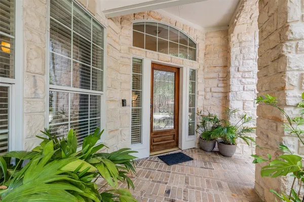 $3,900 | 5722 Ballina Canyon Lane, Houston, TX 77041